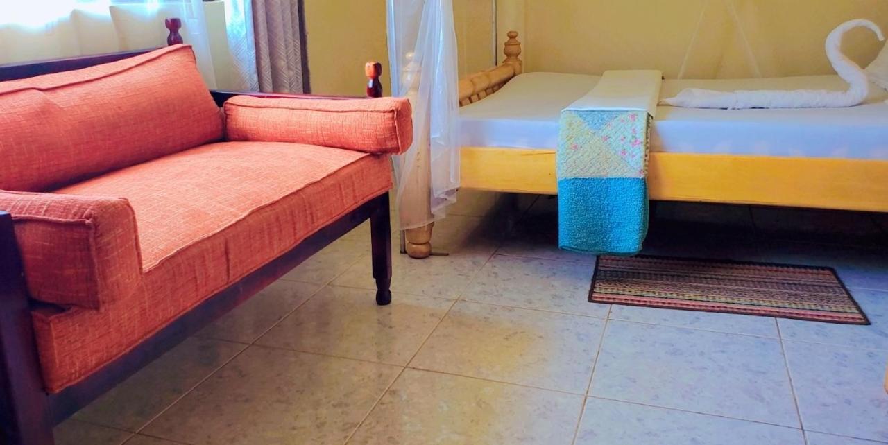 La Feve Beach Bed And Breakfast Entebbe Exterior photo