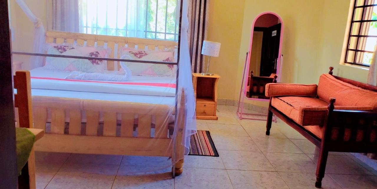 La Feve Beach Bed And Breakfast Entebbe Exterior photo