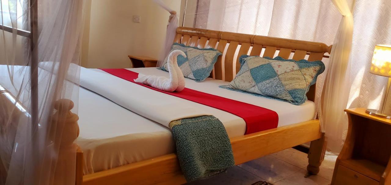 La Feve Beach Bed And Breakfast Entebbe Exterior photo