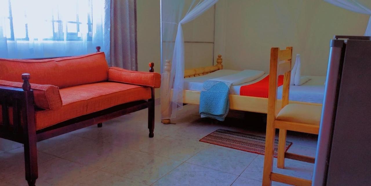 La Feve Beach Bed And Breakfast Entebbe Exterior photo